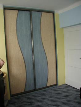 Vestavěná skříň-dekor modré S